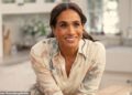 Os fãs reais acusam Meghan Markle de ser um 'hipócrita' por querer mudar seu nome para 'Meghan Sussex' após filmagens de sua infame entrevista de 2021 em Oprah mostra emocionalmente como ela 'quase perdeu meu nome' depois de experimentar a 'perda de identidade'