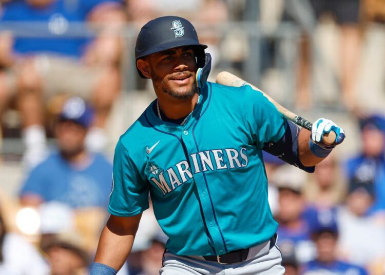 Os marinheiros perdem para o Royals 9-6 em drama de rádio com o show J-Rod