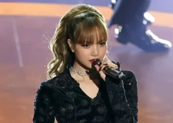 Oscar 2025: Blackpink Lisa opta pela roupa de Rahul Mishra para performance de estréia no 97th Academy Awards