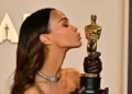 Oscars em fotos: celebridades em abundância, os vencedores brilham no 97th Academy Awards - Life & Style