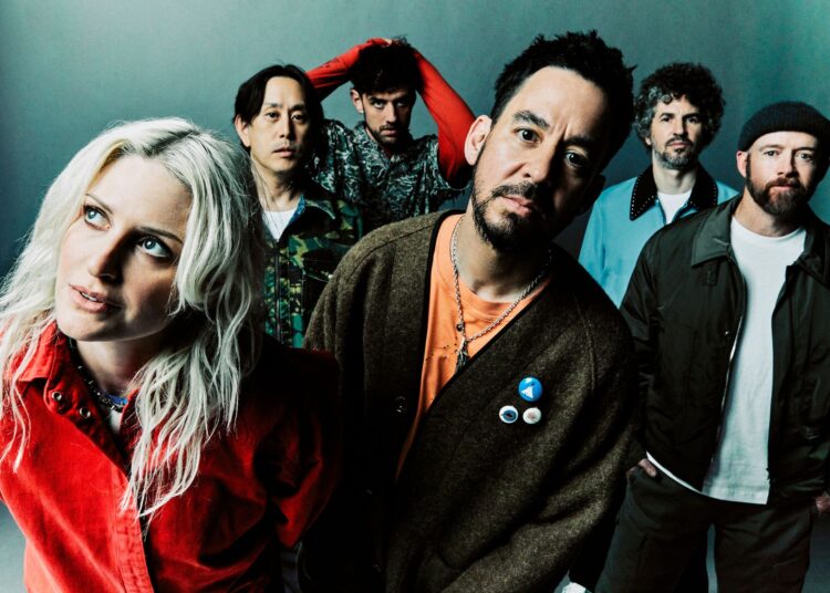 Ouça o novo single explosivo de Linkin Park 'Up From the Bottom'