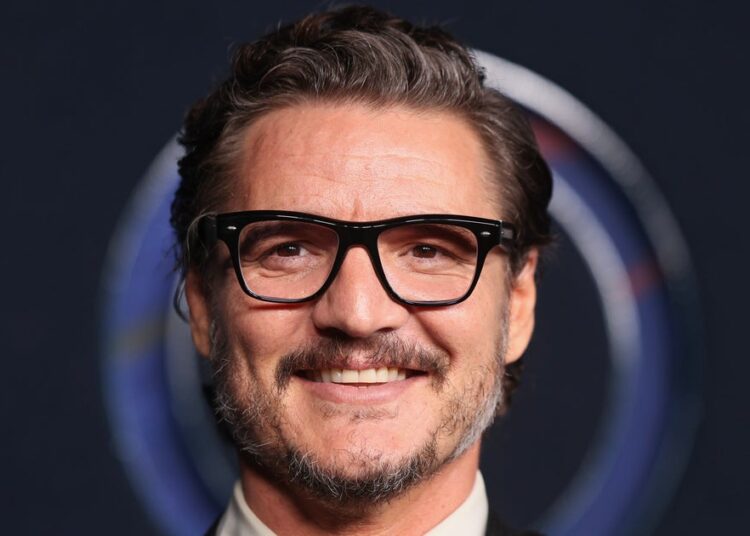 Pedro Pascal responde hilariante aos fãs que descobrem que tem 1 vício extremo