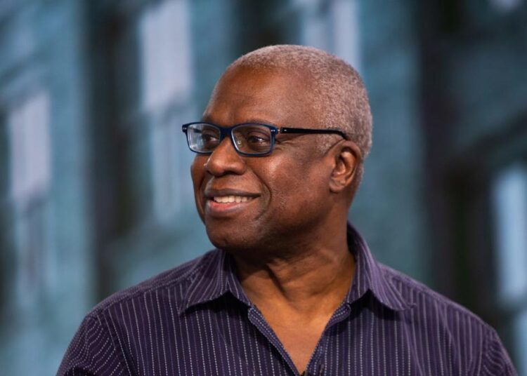 Por que 'a residência' é dedicada a Andre Braugher