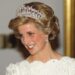 Princesa Diana e os códigos de vestimenta por trás de seus looks icônicos