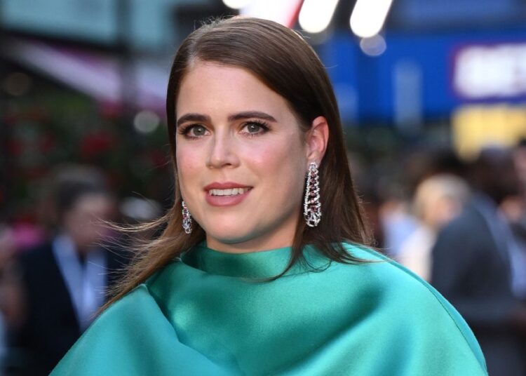 Princesa Eugenie compartilha sem makeup procurar 35º aniversário
