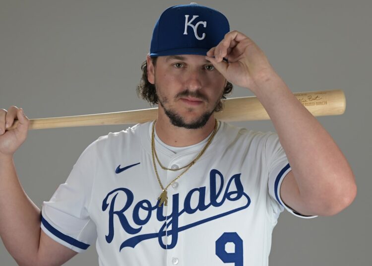 ROYALS FAVA SAVORITO SLUGGER 'Breaks' Major $ 40 milhões NFL Free-Agent Signing