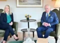 Rei Charles e Queen Camilla visitam Belfast