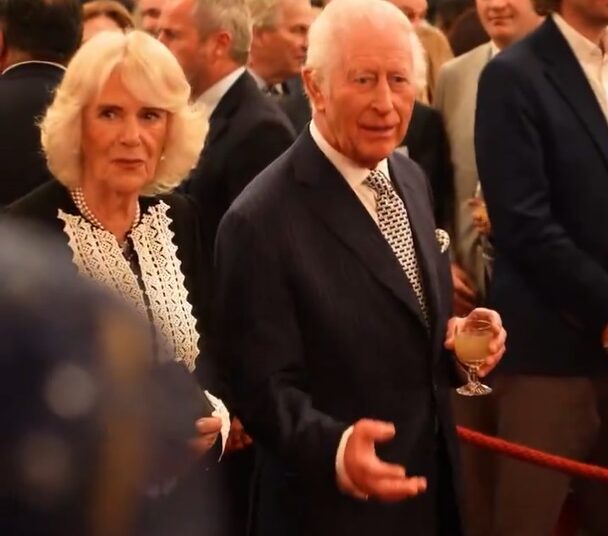 Rei Charles e Rainha Camilla Postcone State Visita ao Vaticano