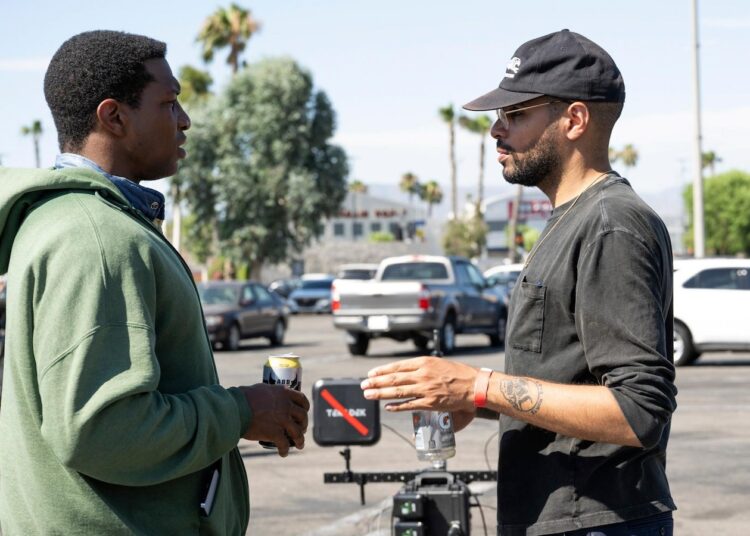 Revisão do filme: Jonathan Majors interpreta um homem no limite no drama escuro 'revista Dreams'