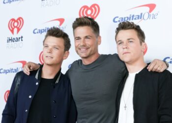 Rob Lowe faz admissão 'inadequada' sobre seus filhos