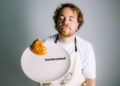 Rossi serve música e refeições no novo show 'Homecooked'