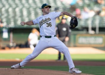 Royals Libere Ross Striping, Luke Maile