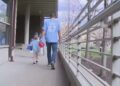 Royals Seth Lugo passa tempo com crianças na casa de Ronald McDonald em KC