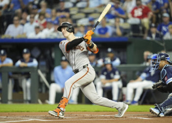 Royals adquirem Mark Canha - rumores de comércio da MLB