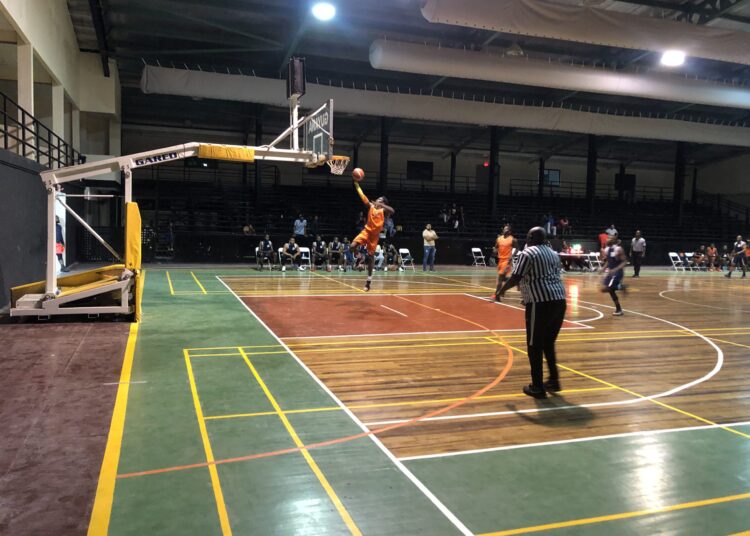 Royals, águias, chamas vencem no basquete 'One Guiana'
