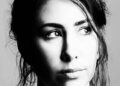 Ruthanne compartilha o novo single 'The Way I'm Wired', anuncia o livro, não é apenas uma música