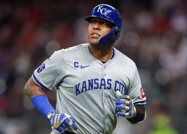 Salvador Pérez sofre lesões, Z-Man está chegando ao KC, a lenda do KC Hypes Up Bobby Witt Jr.