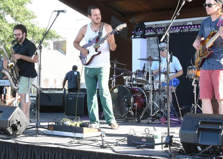 Selecione a série de concertos da OKS da OKS em Regs de entretenimento | Falmouth News