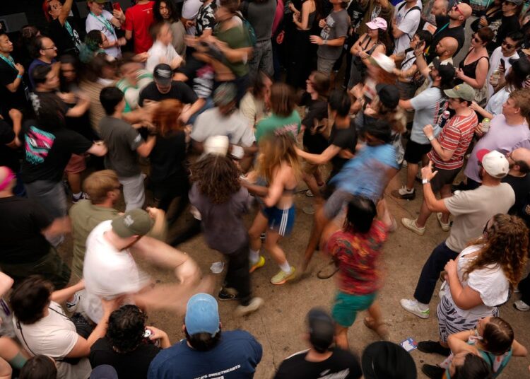 Sem planos de fim de semana? Aqui estão os melhores shows de música ao vivo em Austin