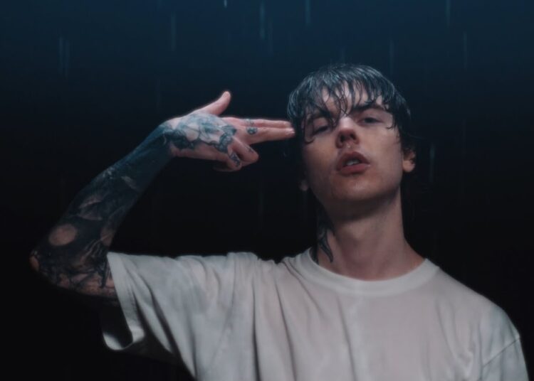 Sem um rosto lançou um novo videoclipe para "Rat Poison"