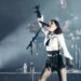 St. Vincent adiciona datas da turnê nos EUA, compartilha a nova música "Doa": ouça