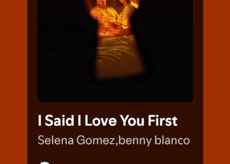 Taylor Swift compartilha mensagem pública para Selena Gomez e Benny Blanco sobre seu novo álbum