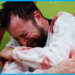 'The Pitt' 1 × 13 | Entrevista de Noah Wyle sobre o colapso do Dr. Robby