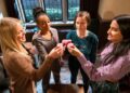"The Sex Lives of College Girls" cancelado no máximo após 3 temporadas