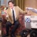 Todo mundo está ao vivo com John Mulaney é uma bagunça ambiciosa