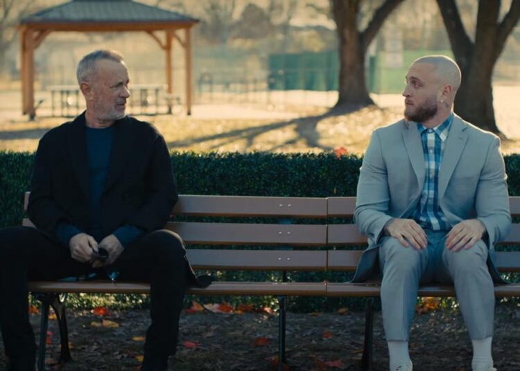 Tom Hanks & Chet Hanks recrie 'Forrest Gump' no novo videoclipe