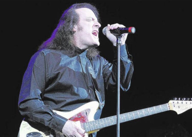 Tommy James Incapaz de terminar o desempenho de Las Vegas | Kats | Entretenimento
