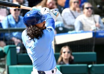 Top Brewers do Royals 5-2 no domingo
