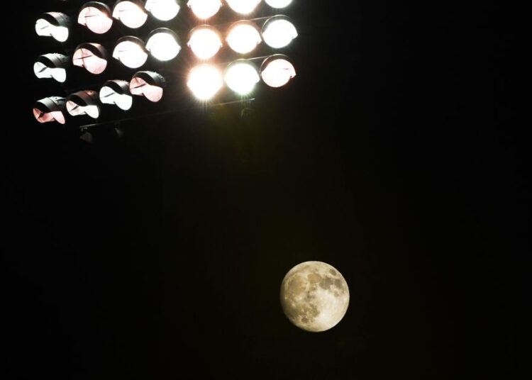 Tópico de jogo na noite de quinta à noite, na noite