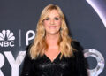 Trisha Yearwood é "perfeição literal" em um novo vídeo travesso