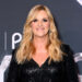 Trisha Yearwood é "perfeição literal" em um novo vídeo travesso