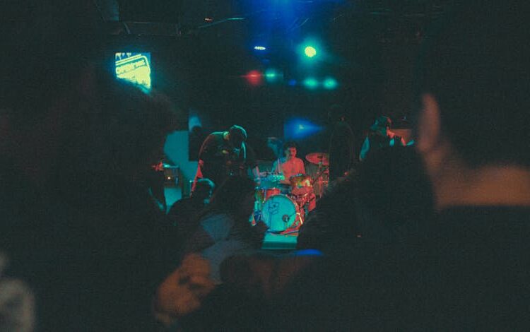 US $ 1 no seu ingresso ajudará a salvar a música ao vivo australiana? Um modelo do Reino Unido é muito mais ambicioso
