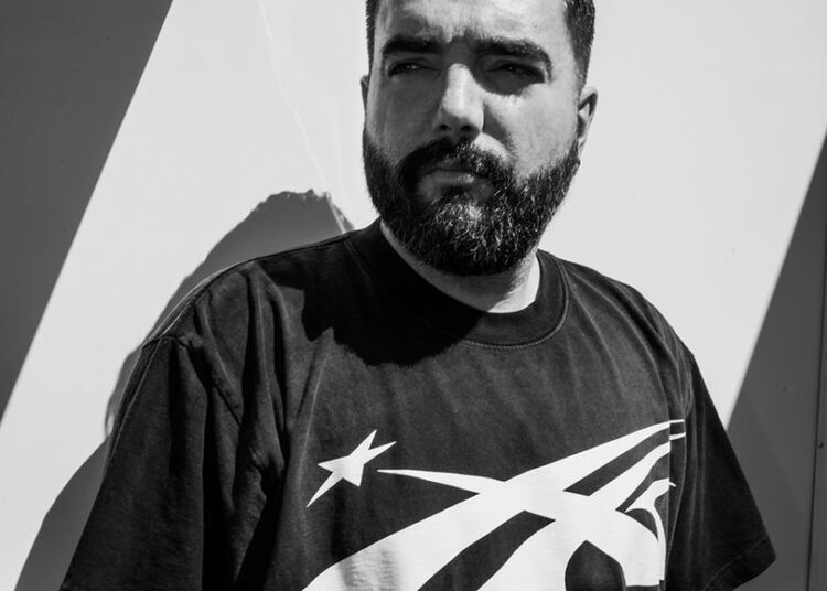 Um dia para lembrar discutir seu novo álbum surpresa