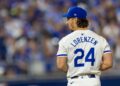 Um jogo de treinamento de primavera foi jogado hoje à noite entre a Royals e os Mariners