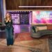 Uma insider de Kelly Clarkson está reagindo contra rumores de 'Weird Vibe' em seu conjunto de talk show