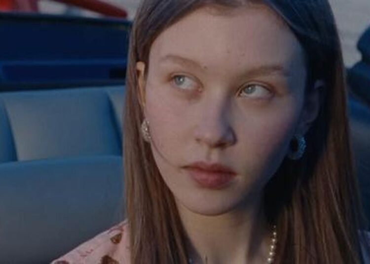 Vanya Dmitrienko revela um novo videoclipe com Anna Perisild