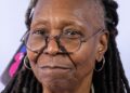Whoopi Goldberg aborda os críticos de visão