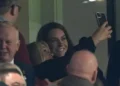 William e Kate Cheer Rival Teams no País de Gales contra Inglaterra