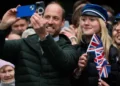 William visitando tropas do Reino Unido na fronteira da Estônia -Rússia