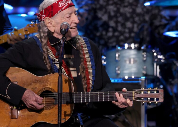Willie Nelson para reinterpretar as músicas de Rodney Crowell em novo álbum