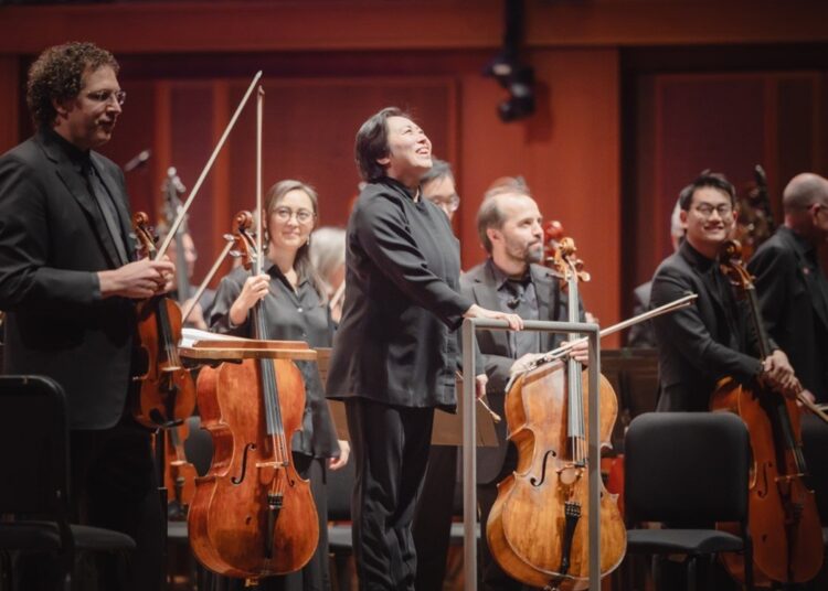Xian Zhang traz sua paixão por conduzir, diversidade e alcançar novos públicos para Seattle Symphony como novo diretor musical