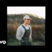 Zach John King lança uma nova faixa sincera "Cold Ombro" à frente do Festival Country to Country