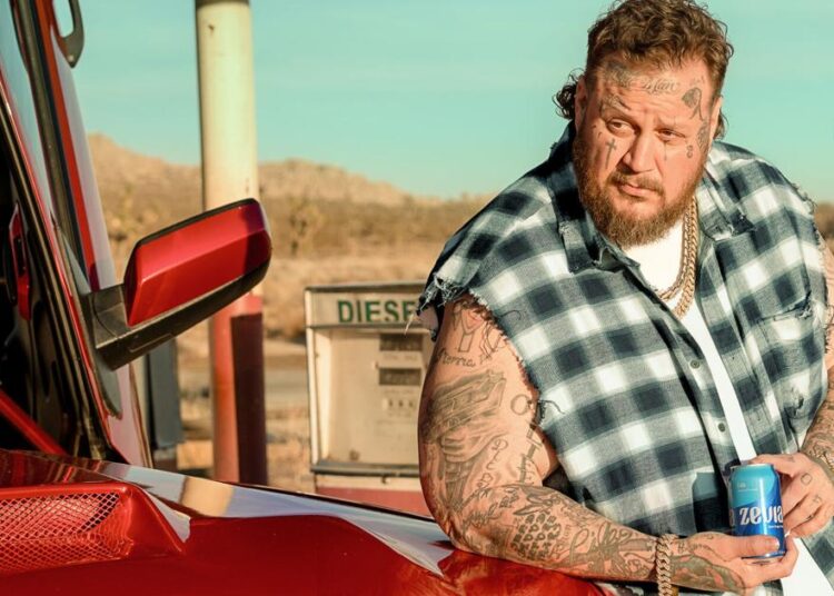 Zevia 'recebe a falsidade aqui' em uma nova campanha, estrelada pela superstar de música country Jelly Roll | Notícias
