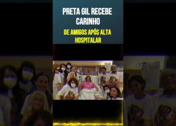 Preta Gil recebe carinho de amigos após alta hospitalar