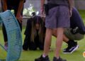 TOMBO CHEGOU!!! RENATA CAIU NO GRAMADO APÓS ELIMINAÇÃO DE EVA… CONFIRA O MOMENTO | BBB25