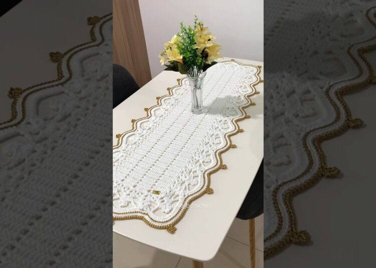 Trilho de mesa realeza em crochê – crochet – caminho de mesa
